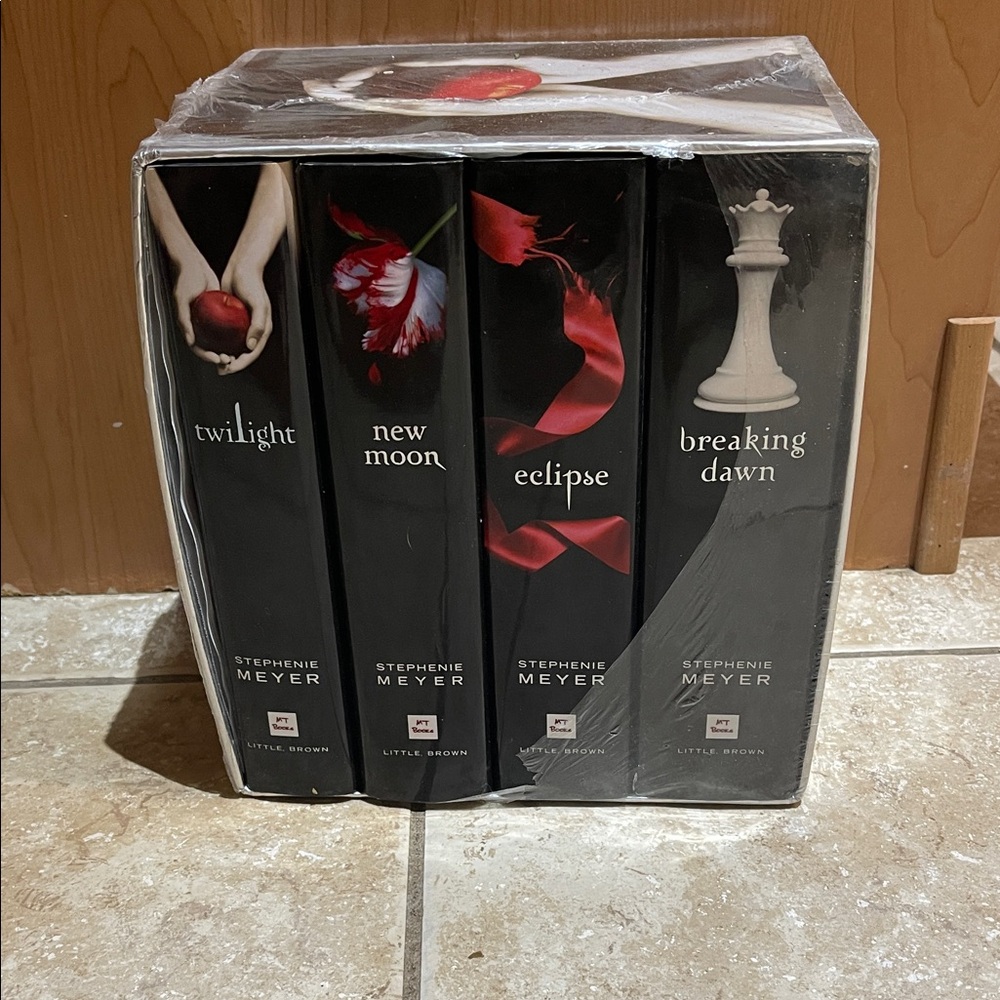 Twilight Saga Book Set by Stephenie Meyer